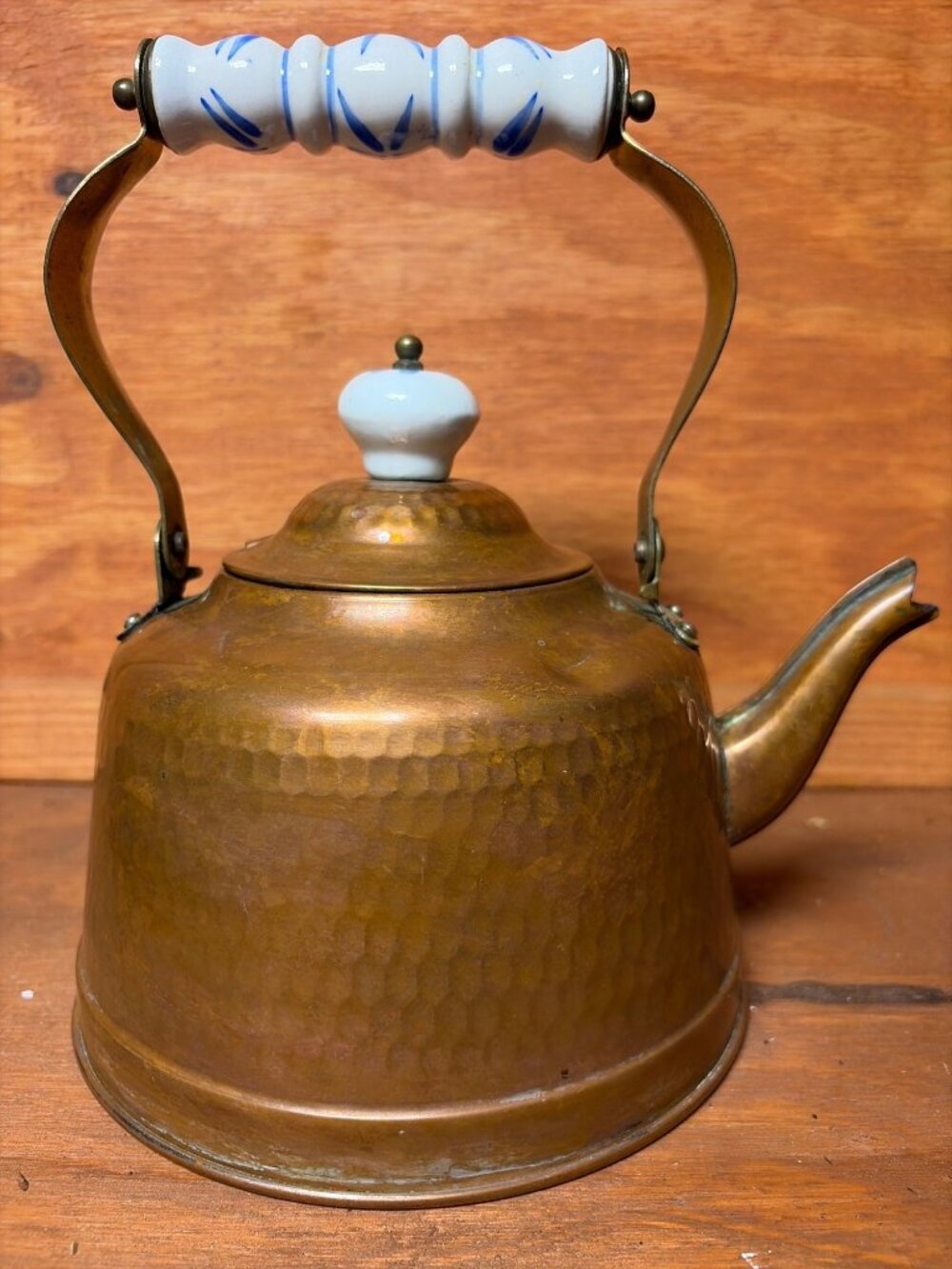Vintage Dimpled Copper/Brass Teapot Ceramic Handle & Knob - *READ*